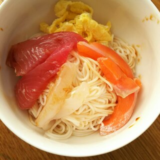 海鮮そうめん(鮭マグロいか)